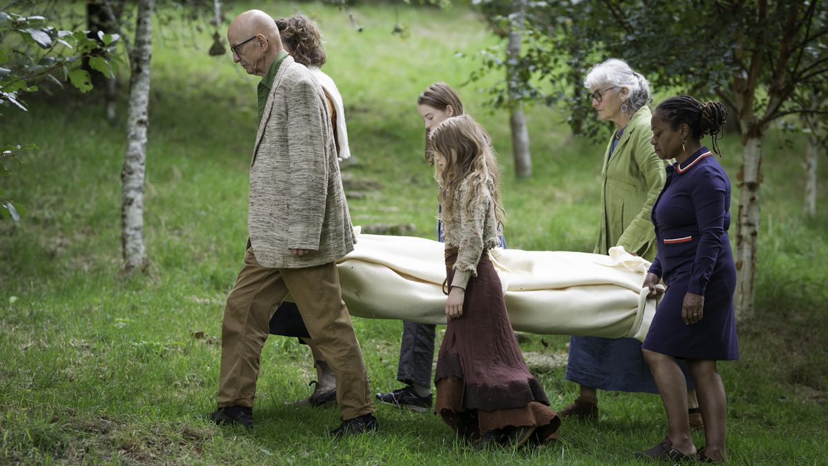 choosing-shrouds-for-your-funeral-bellacouche