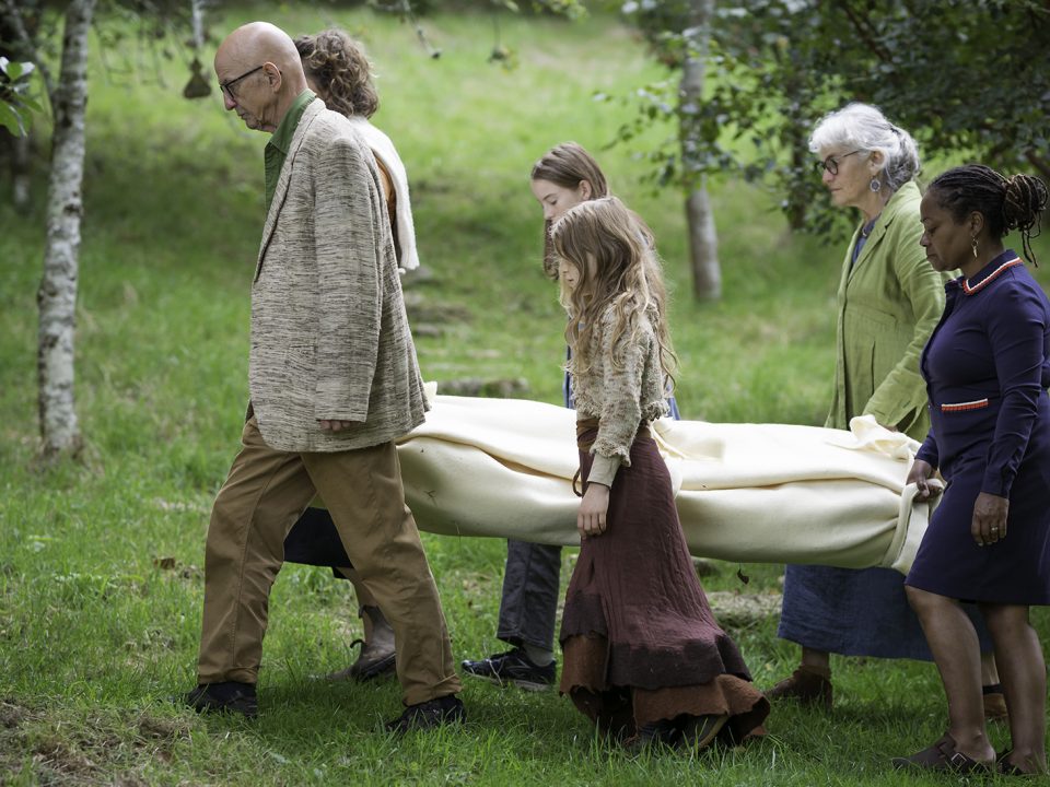 choosing-shrouds-for-your-funeral-bellacouche